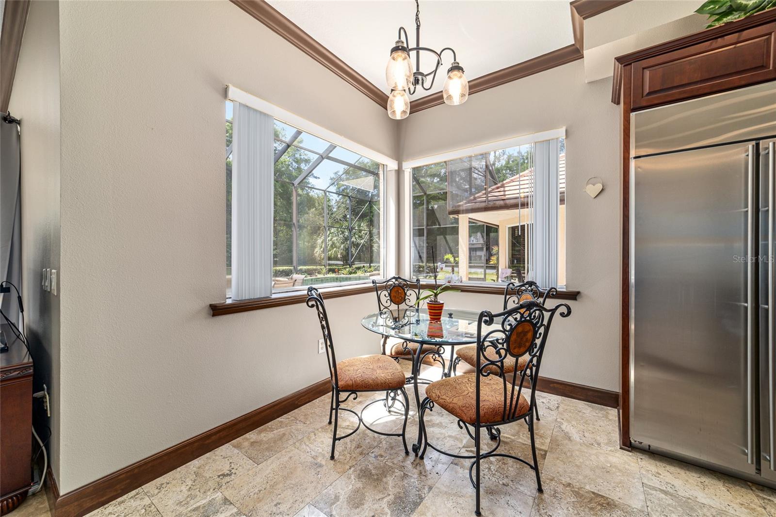 Image 18 of 73 For 678 47th Loop