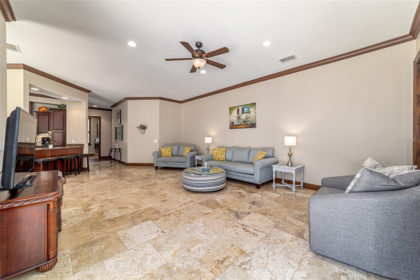 Image 21 of 73 For 678 47th Loop