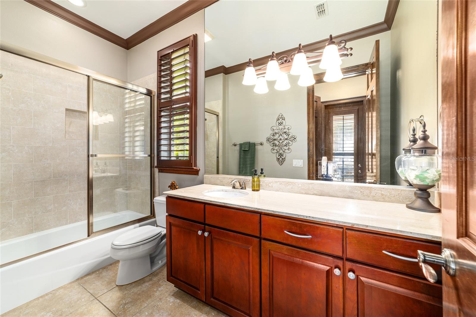 Image 25 of 73 For 678 47th Loop