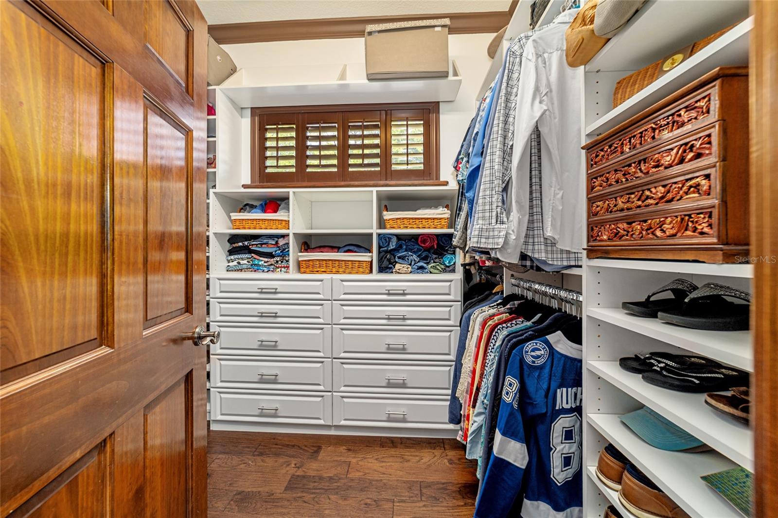 Image 32 of 73 For 678 47th Loop