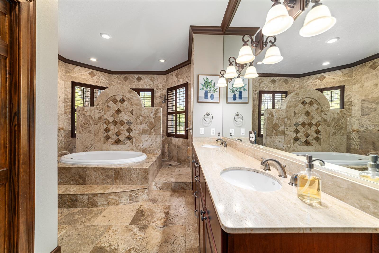 Image 34 of 73 For 678 47th Loop