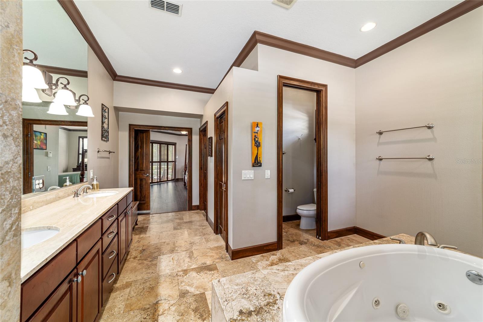 Image 35 of 73 For 678 47th Loop