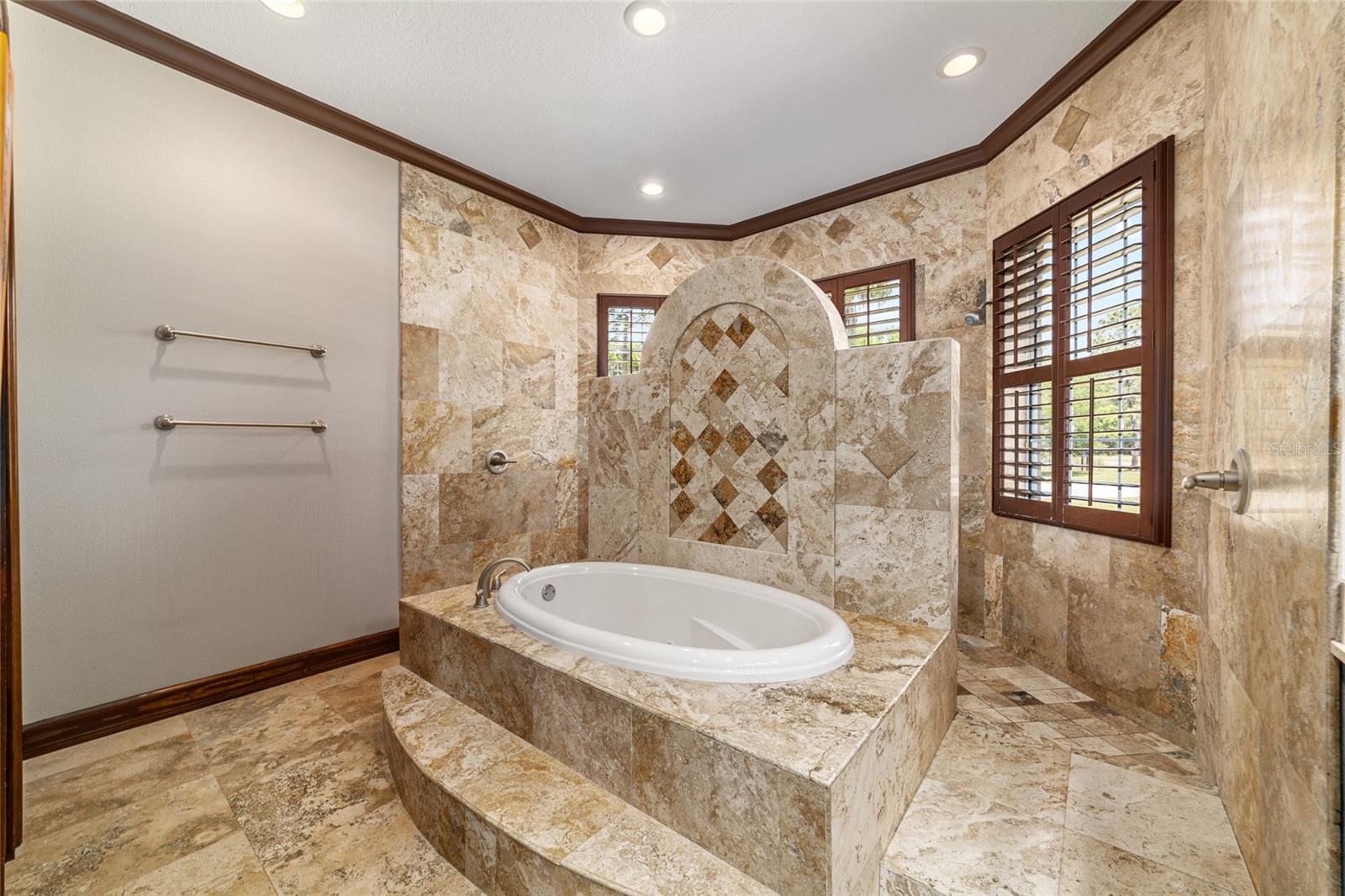 Image 36 of 73 For 678 47th Loop