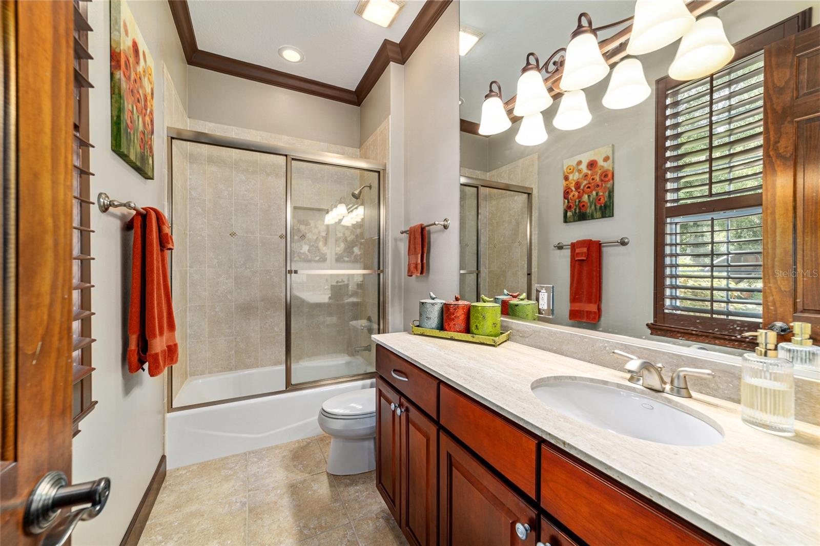 Image 41 of 73 For 678 47th Loop