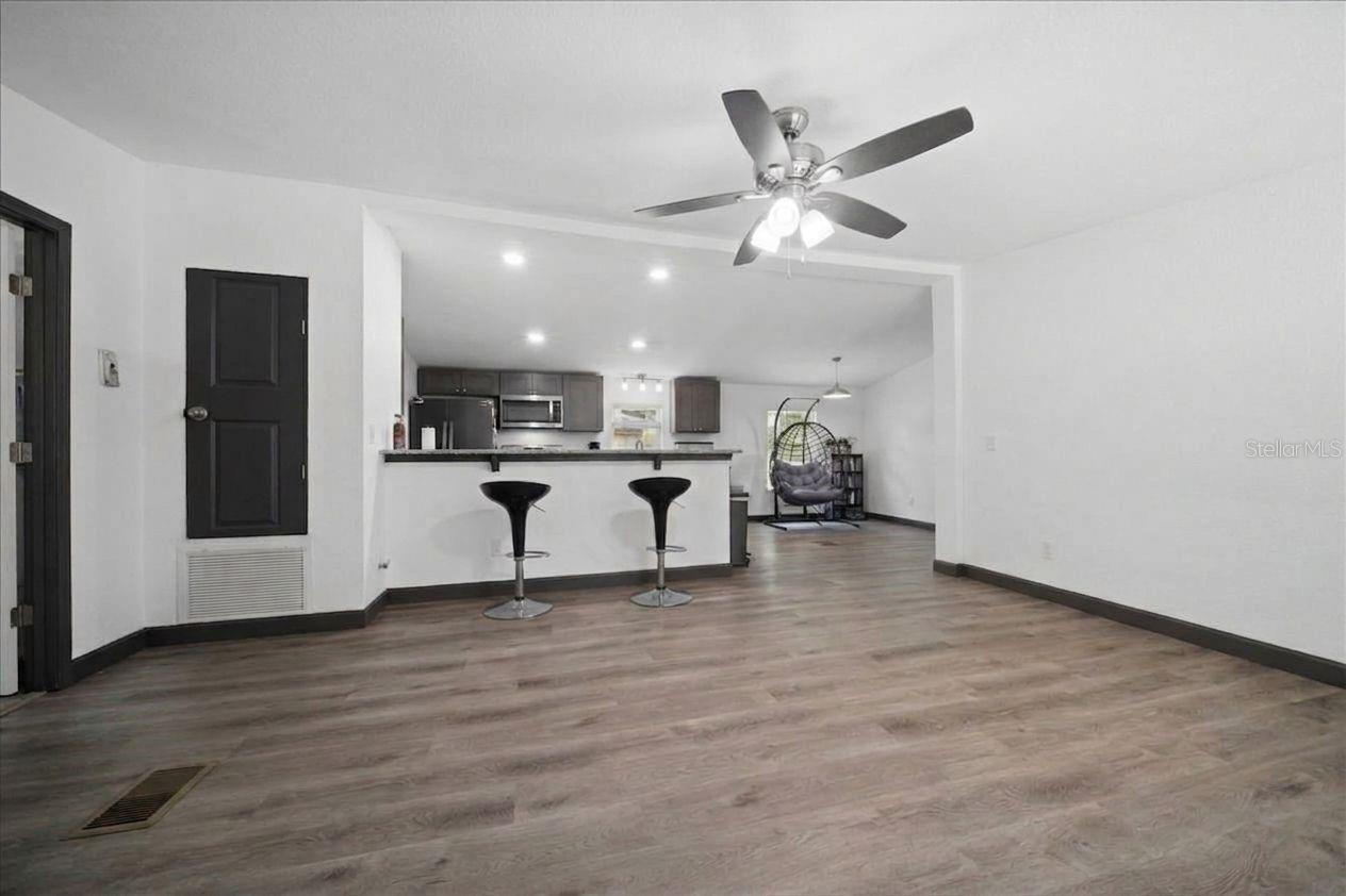 Image 3 of 16 For 3901 56th Avenue