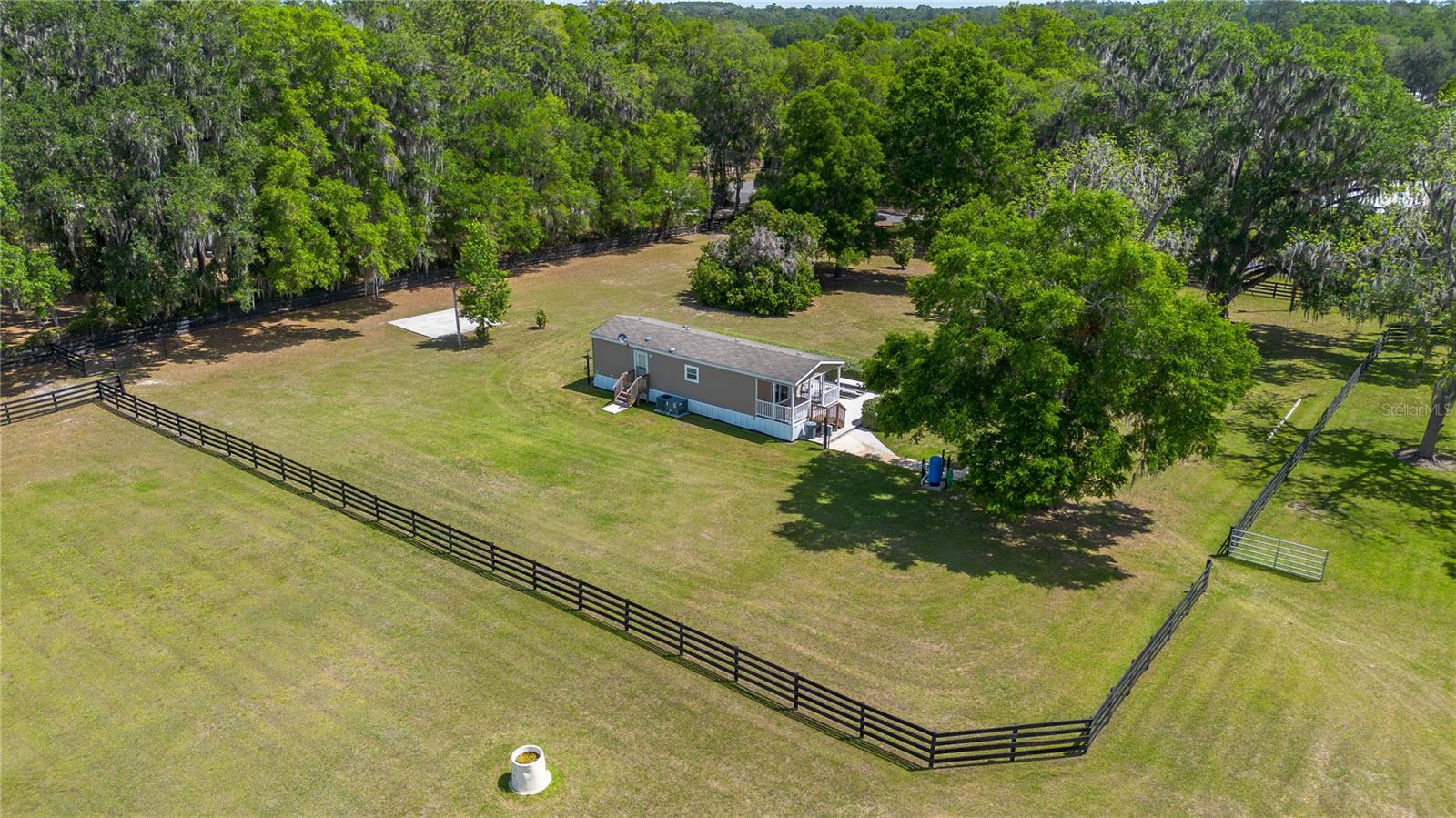 Listing photo id 16 for 14650 160th Avenue