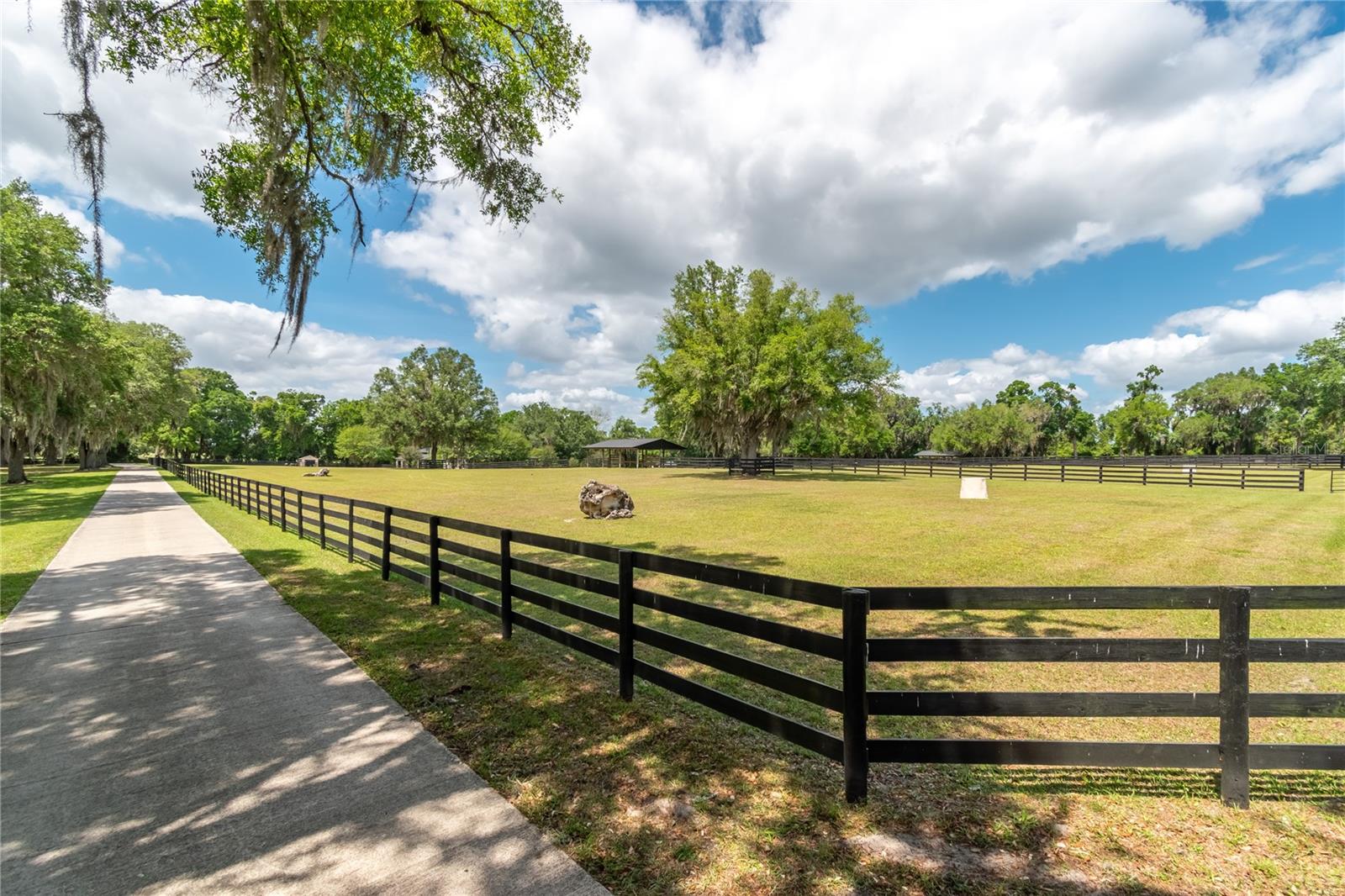 Listing photo id 23 for 14650 160th Avenue