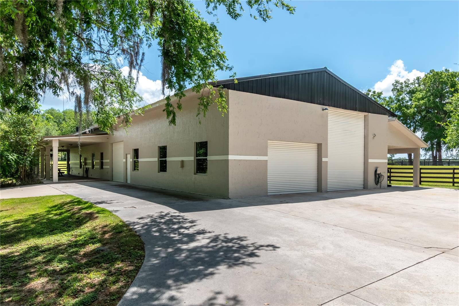 Listing photo id 24 for 14650 160th Avenue