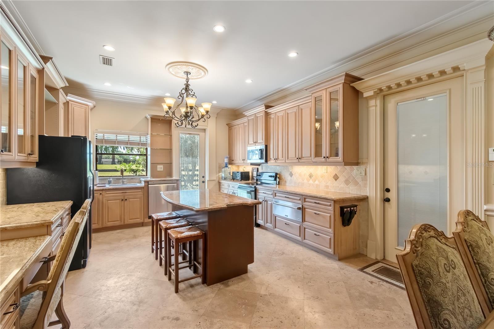 Listing photo id 30 for 14650 160th Avenue