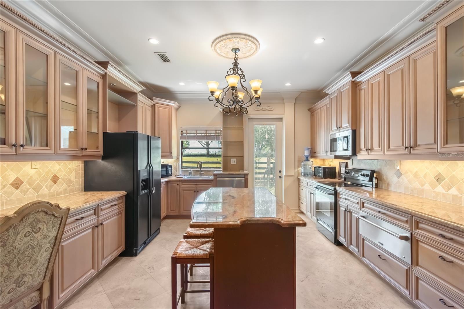 Listing photo id 34 for 14650 160th Avenue