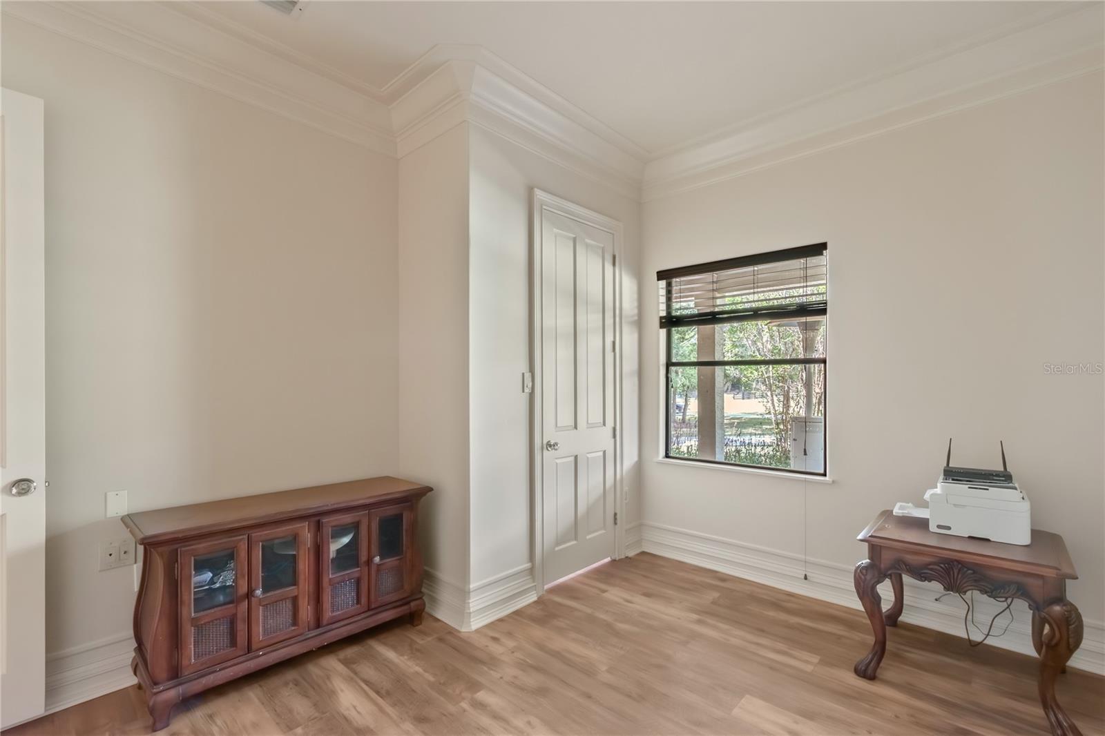 Listing photo id 40 for 14650 160th Avenue