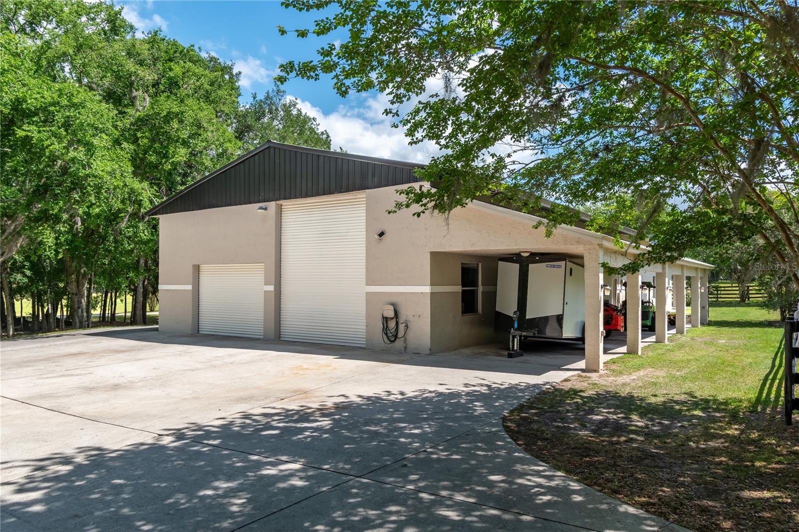 Listing photo id 57 for 14650 160th Avenue