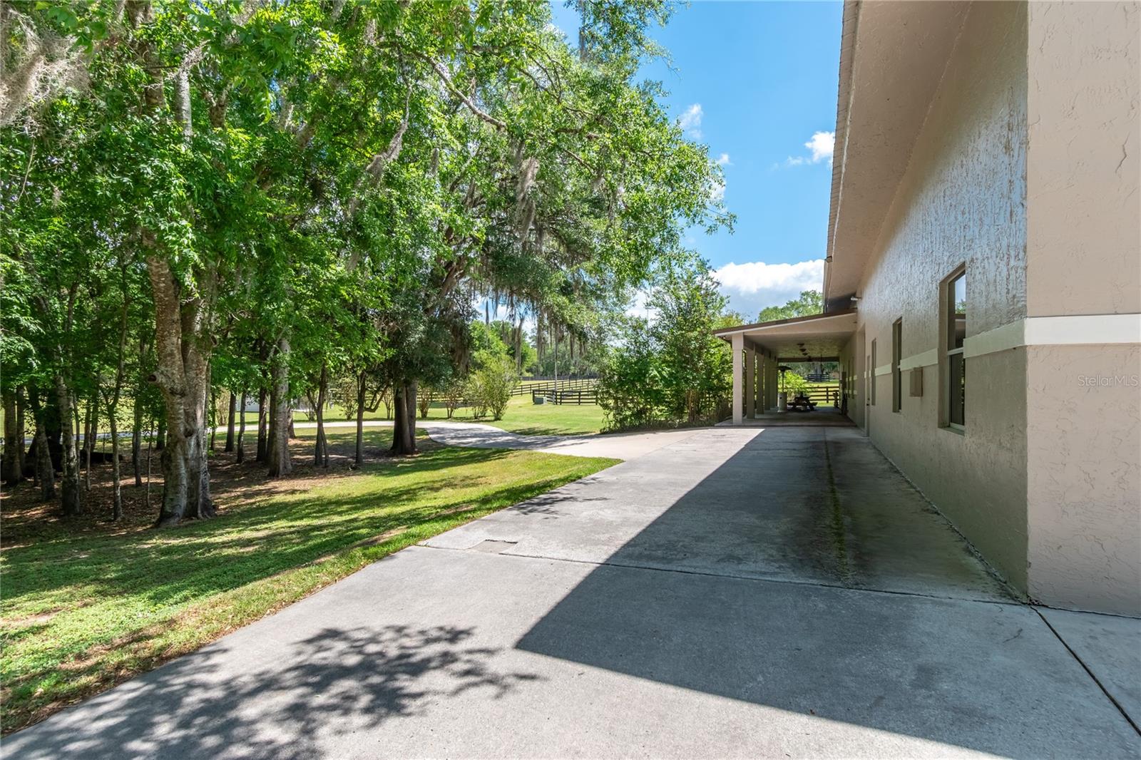 Listing photo id 58 for 14650 160th Avenue