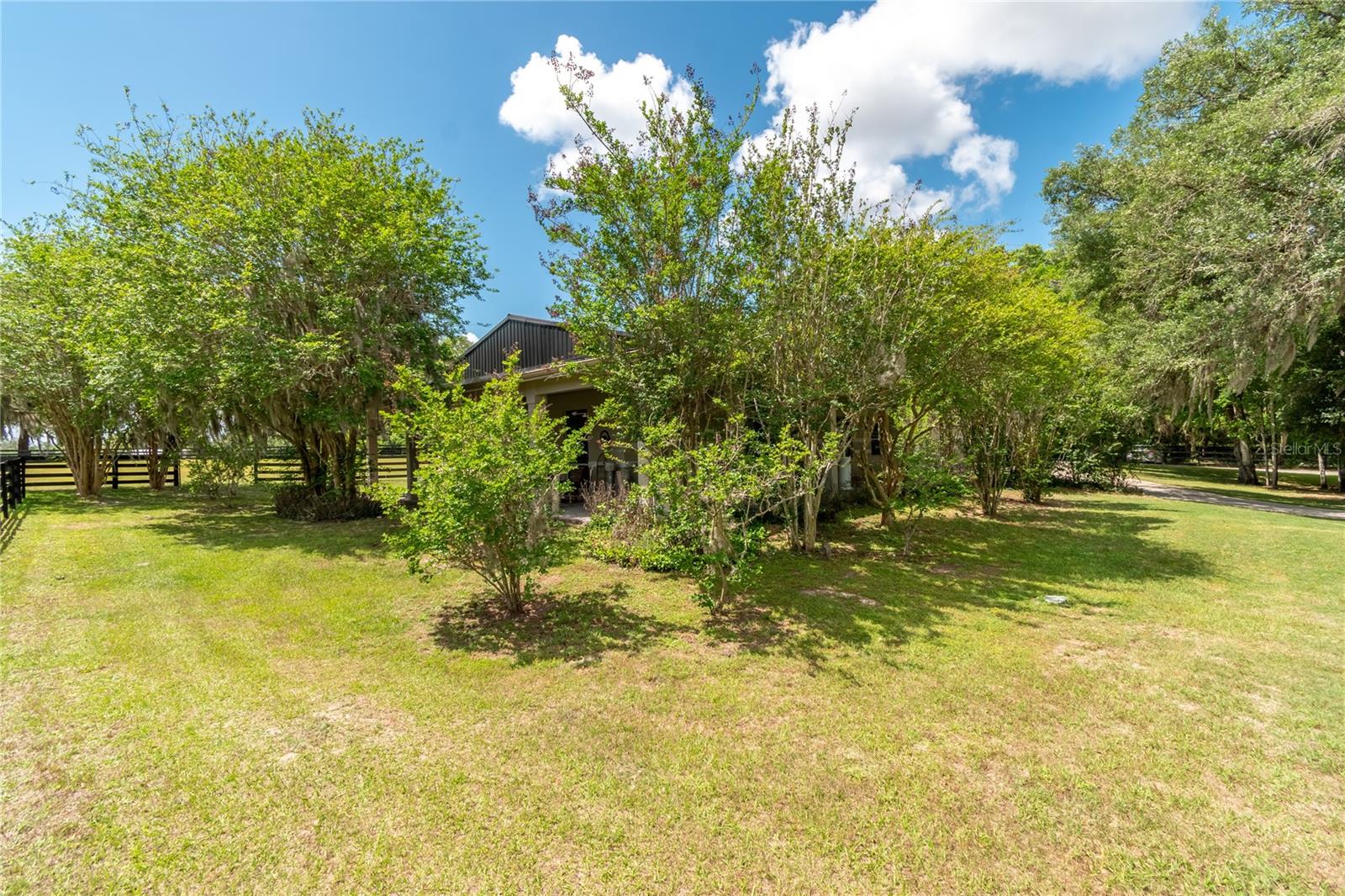 Listing photo id 59 for 14650 160th Avenue