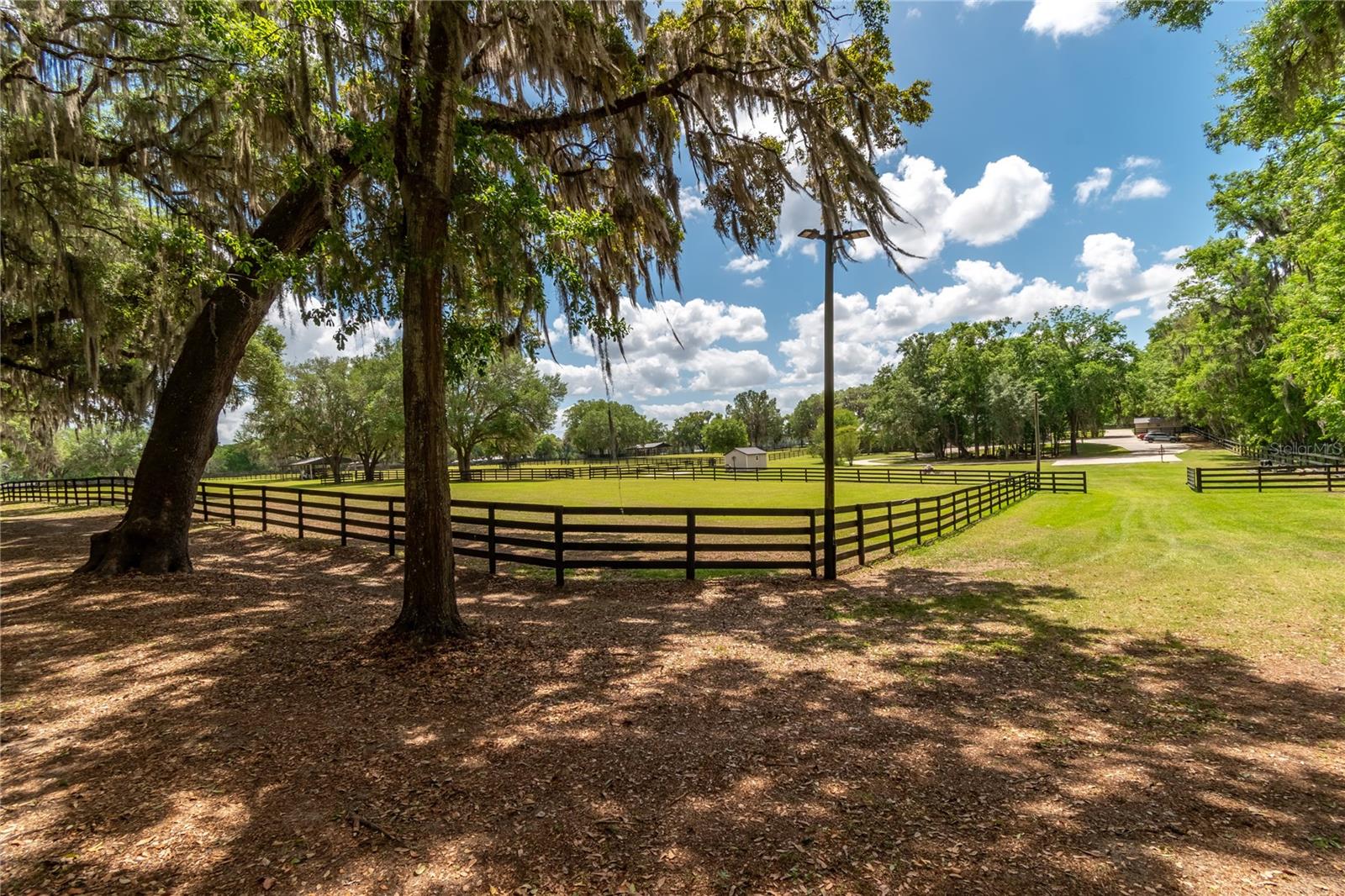 Listing photo id 64 for 14650 160th Avenue