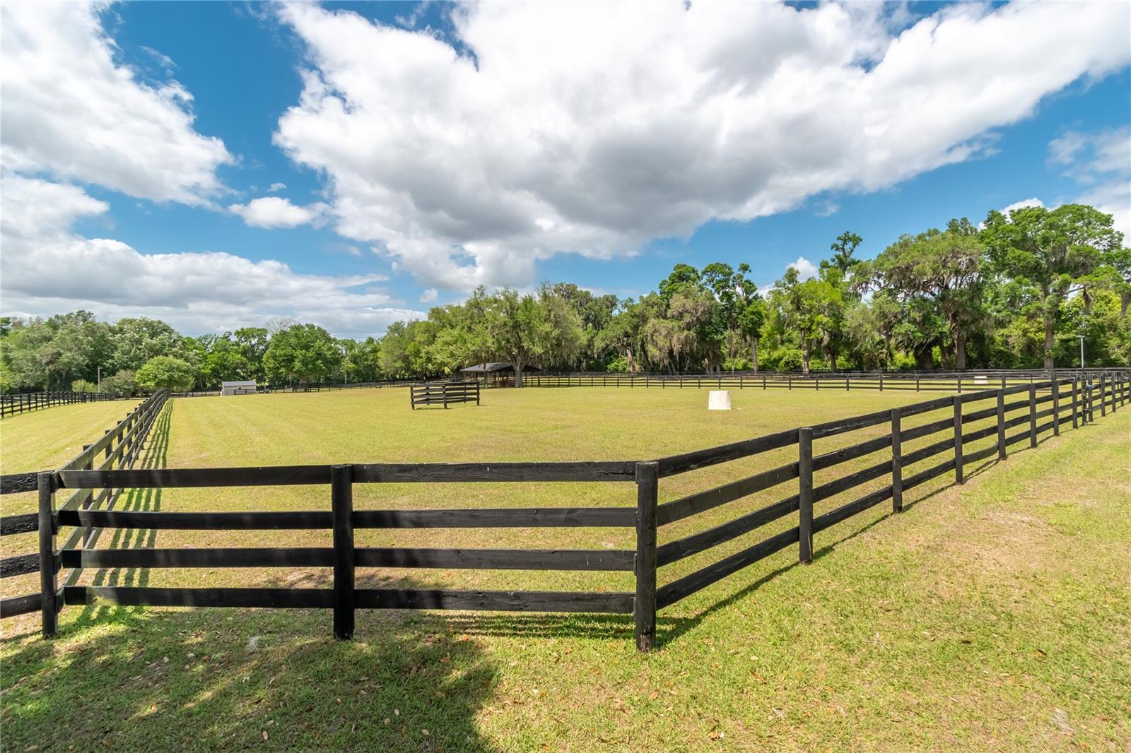 Listing photo id 67 for 14650 160th Avenue