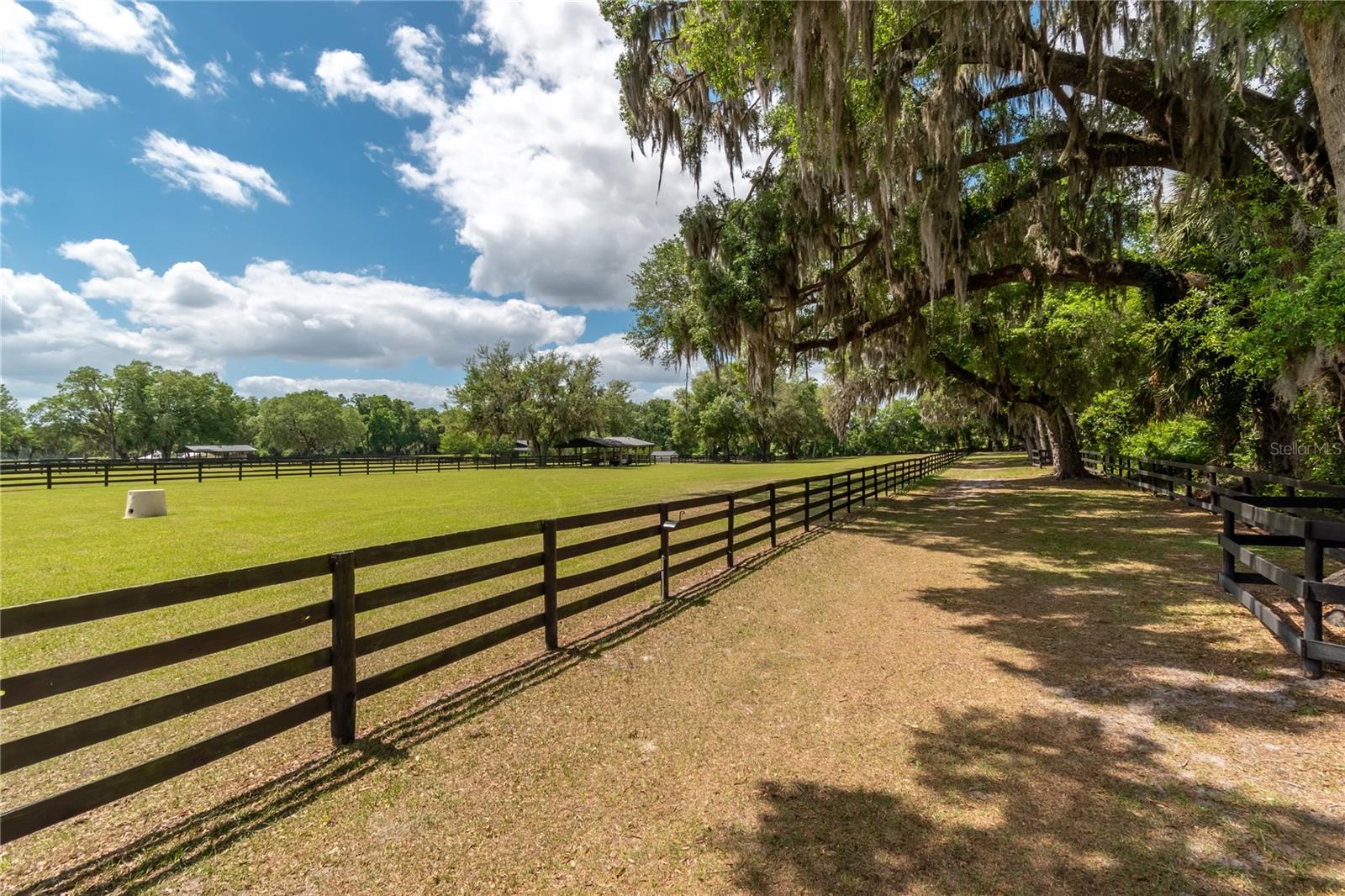 Listing photo id 68 for 14650 160th Avenue