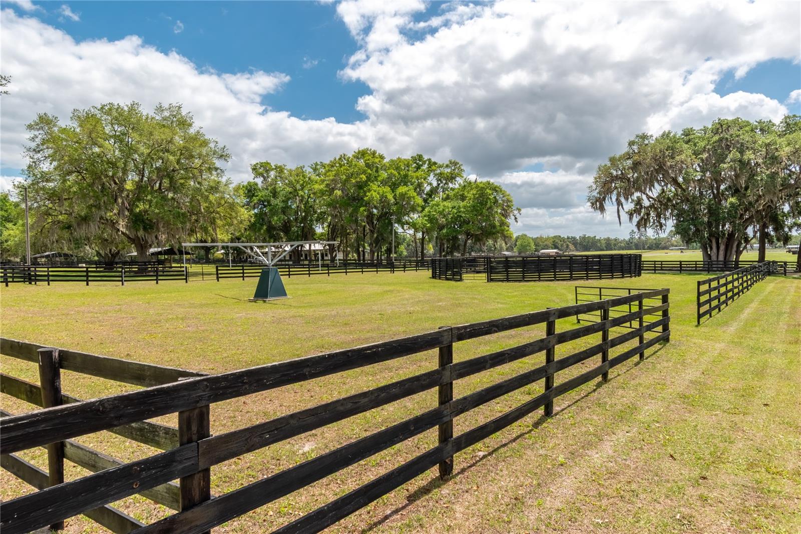 Listing photo id 72 for 14650 160th Avenue