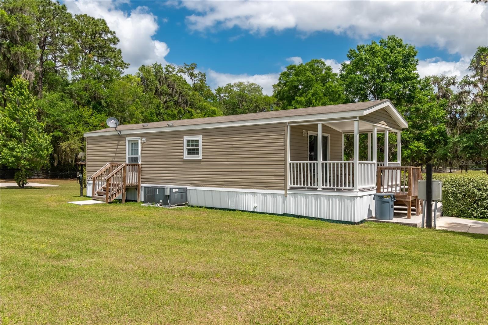 Listing photo id 84 for 14650 160th Avenue