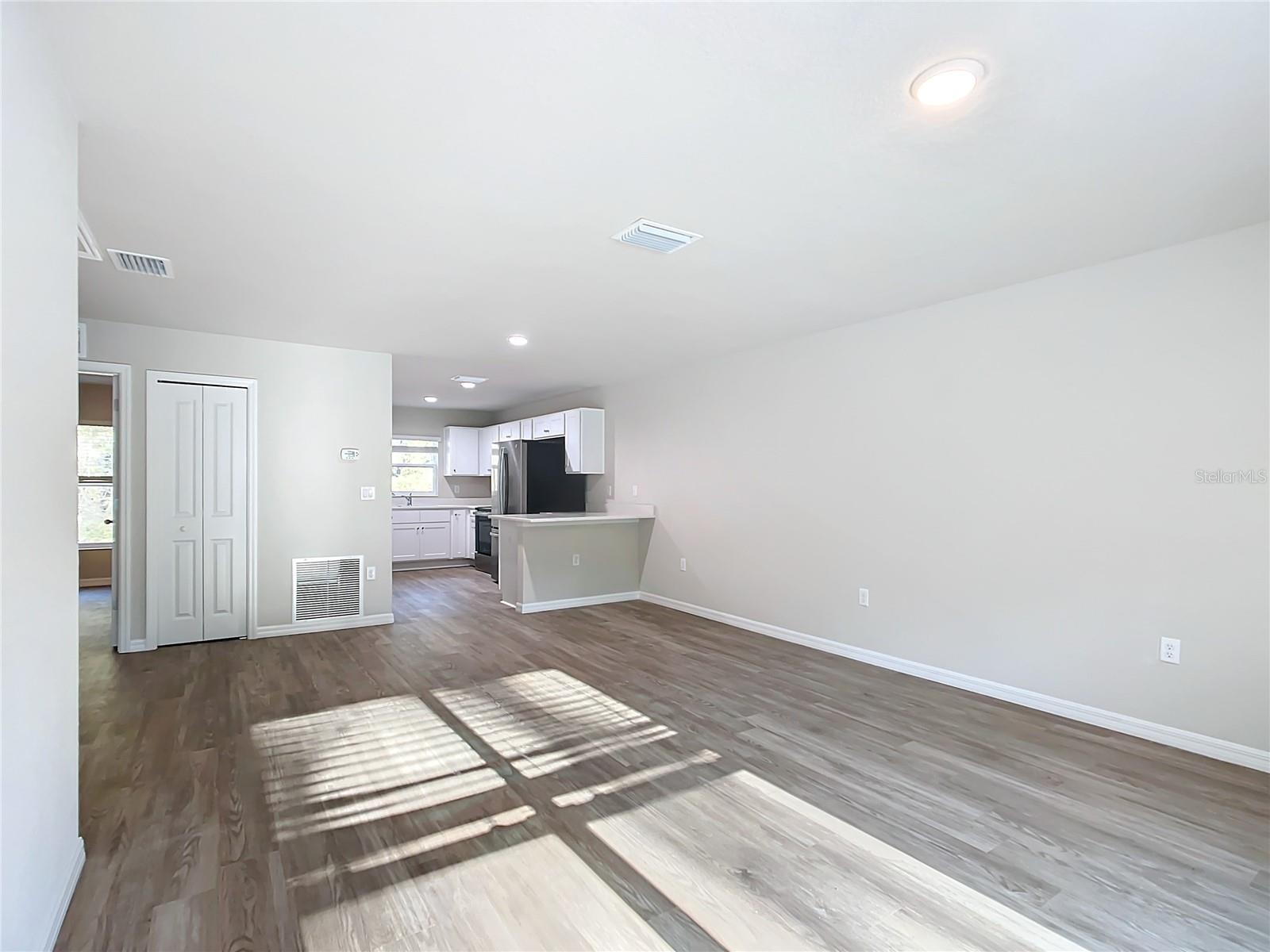 Image 17 of 25 For 11010 Edith Point