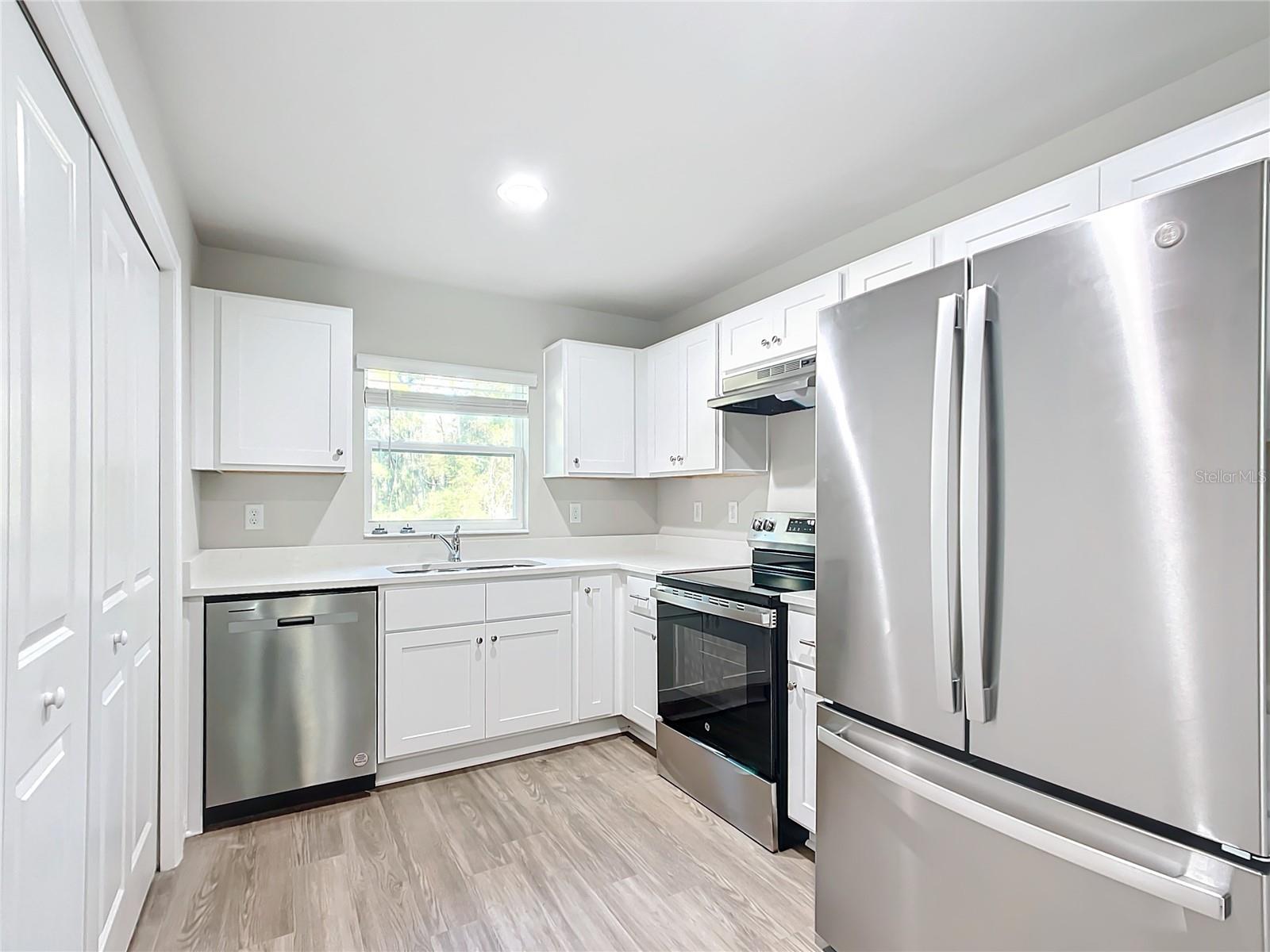 Image 19 of 25 For 11010 Edith Point