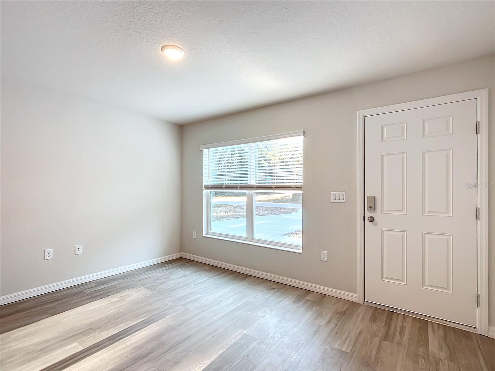 Image 4 of 25 For 11010 Edith Point