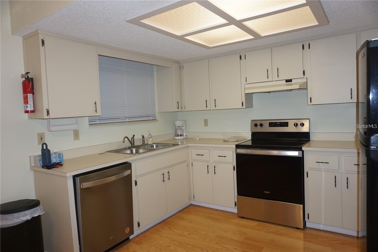 Image 6 of 22 For 10832 85th Ter Terrace