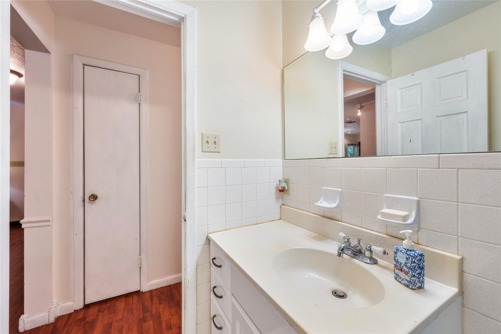 Listing photo id 22 for 1008 Mildred Avenue