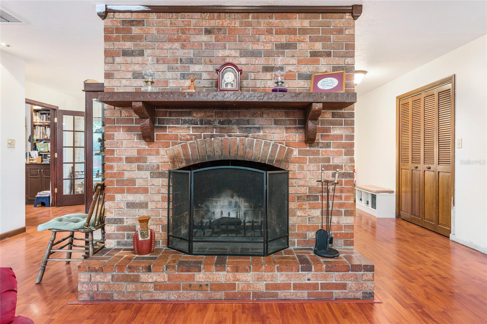 Listing photo id 5 for 1008 Mildred Avenue