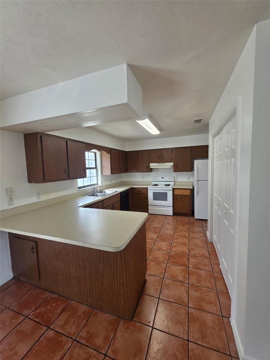 Image 4 of 13 For 4250 2nd Court