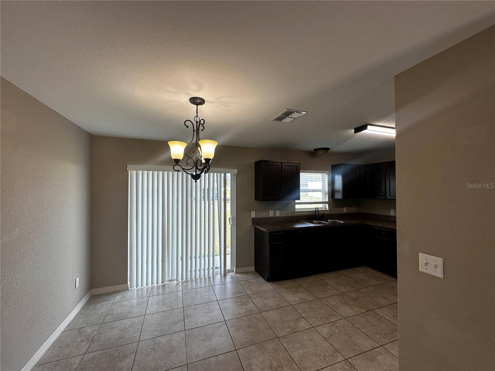 Image 4 of 8 For 16362 27 Terrace Road