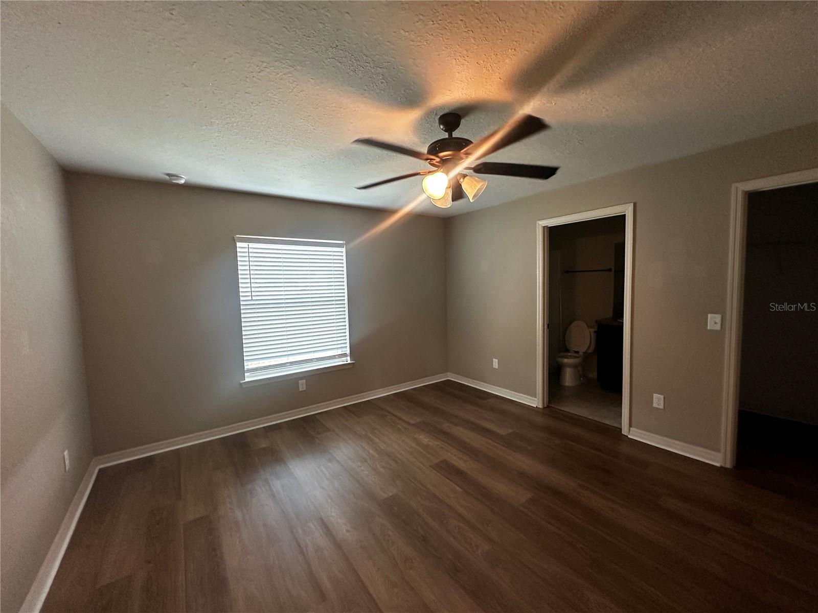 Image 6 of 8 For 16362 27 Terrace Road