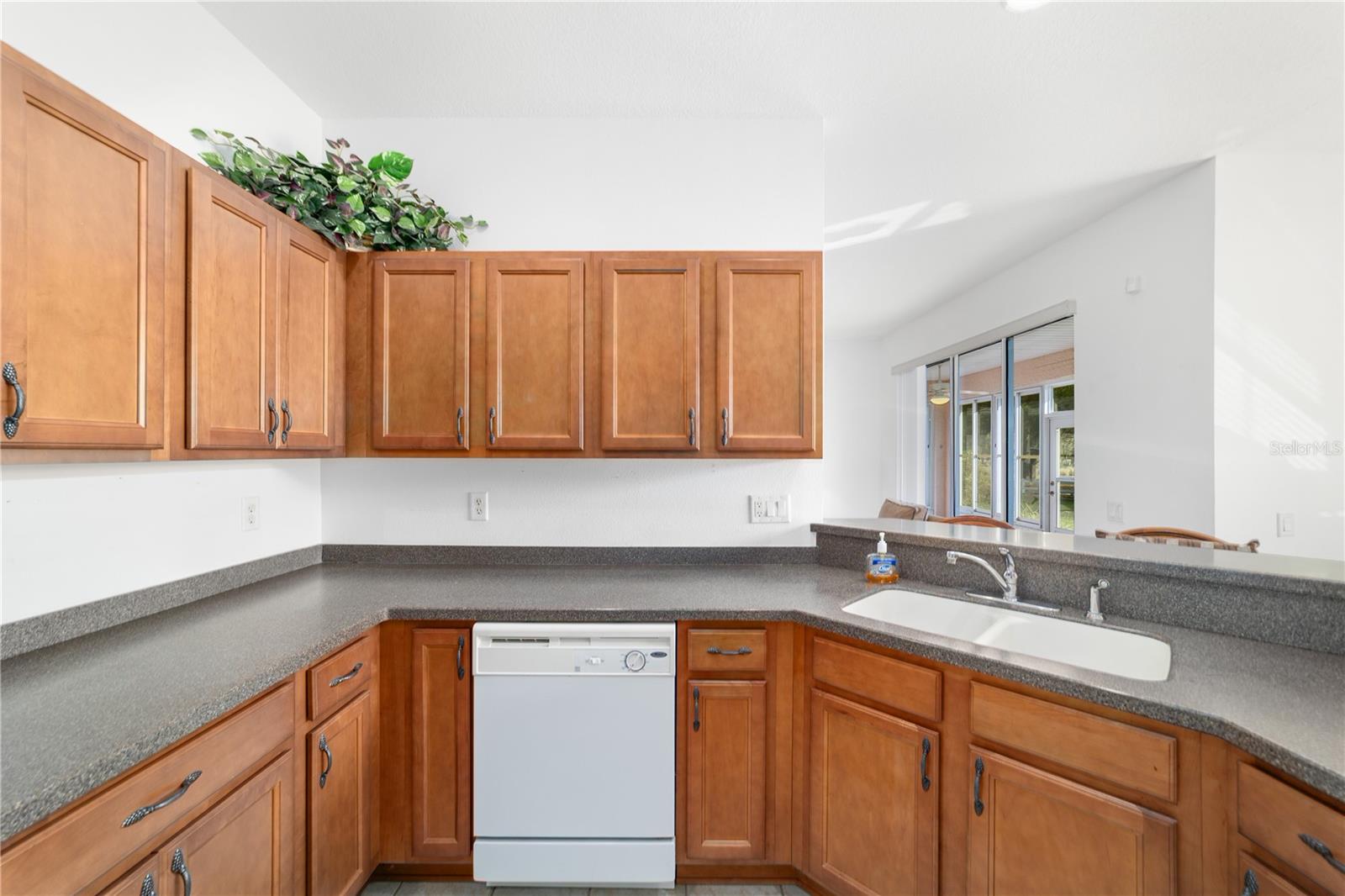 Image 23 of 58 For 8404 82nd Circle