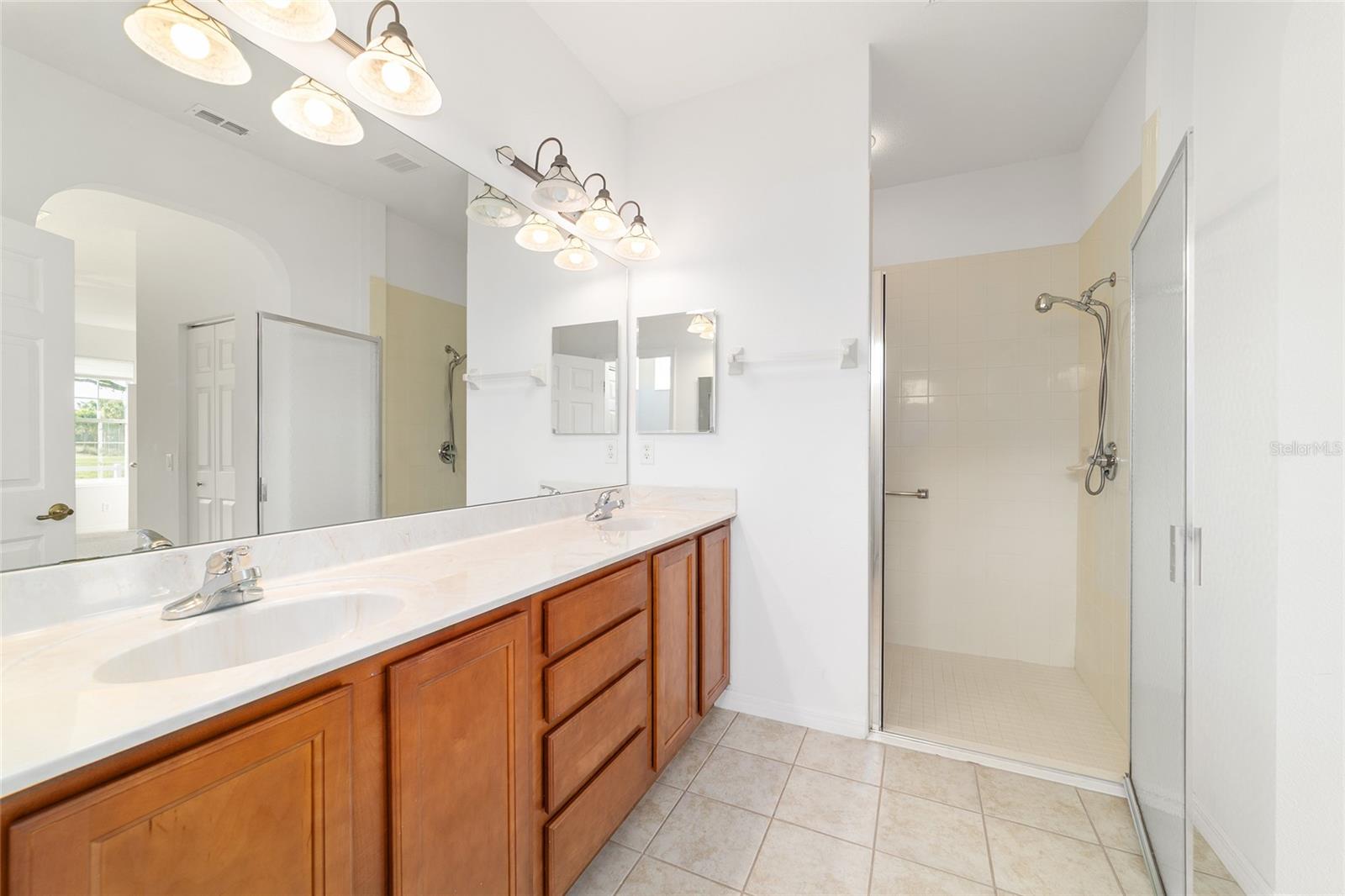 Image 36 of 58 For 8404 82nd Circle