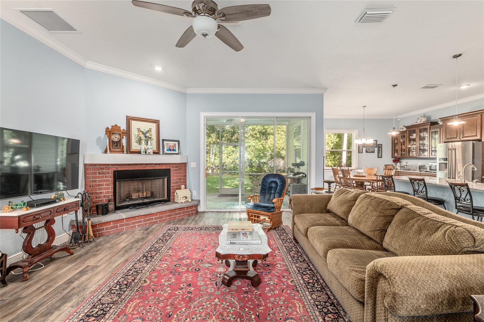 Image 10 of 81 For 206 15th Avenue