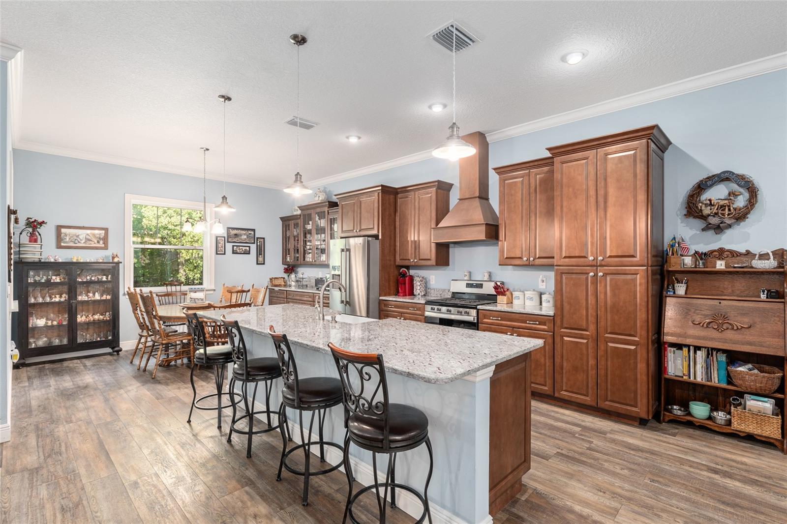 Image 17 of 81 For 206 15th Avenue