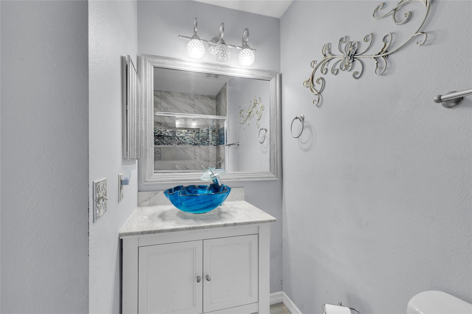 Image 21 of 45 For 4002 104th Street