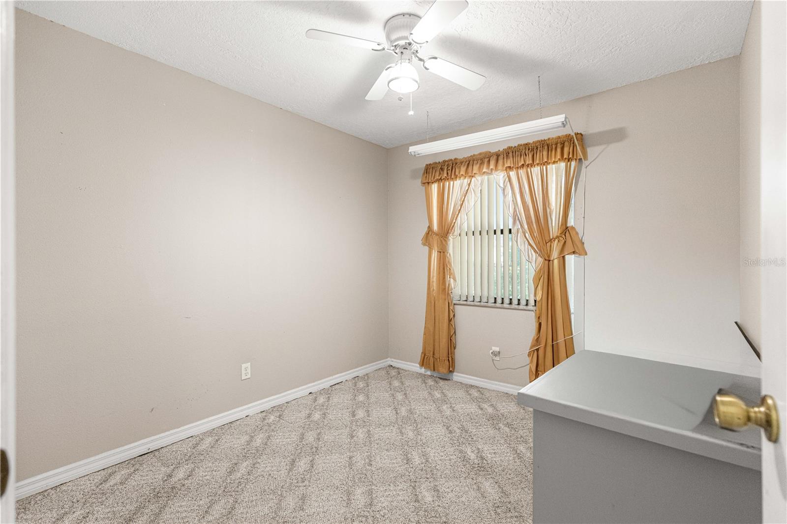 Image 18 of 36 For 3202 30th Court