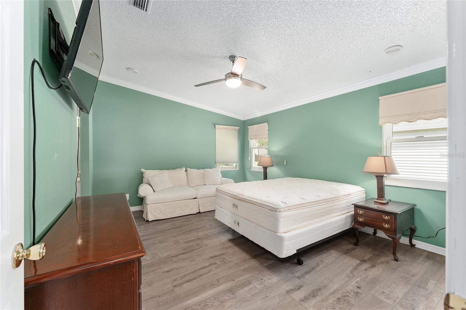 Image 17 of 27 For 1401 Schwartz Boulevard