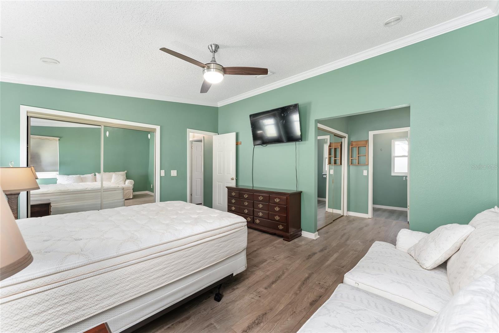 Image 18 of 27 For 1401 Schwartz Boulevard