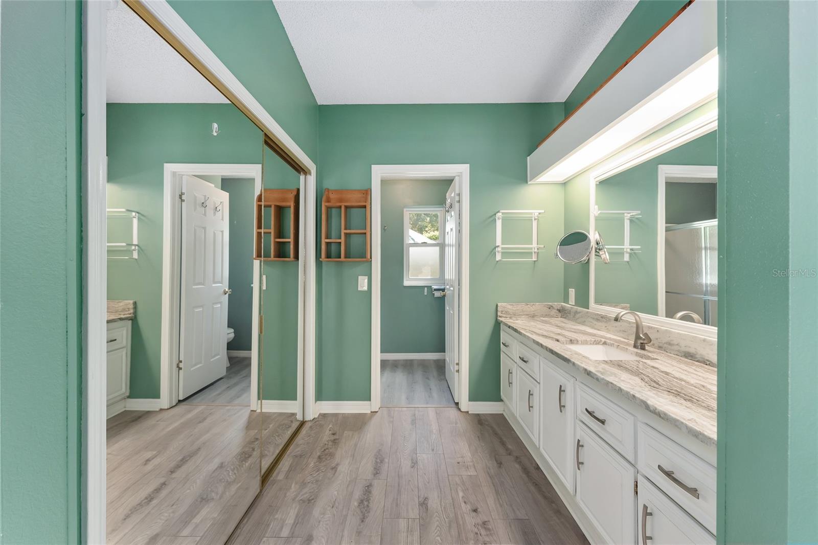 Image 20 of 27 For 1401 Schwartz Boulevard