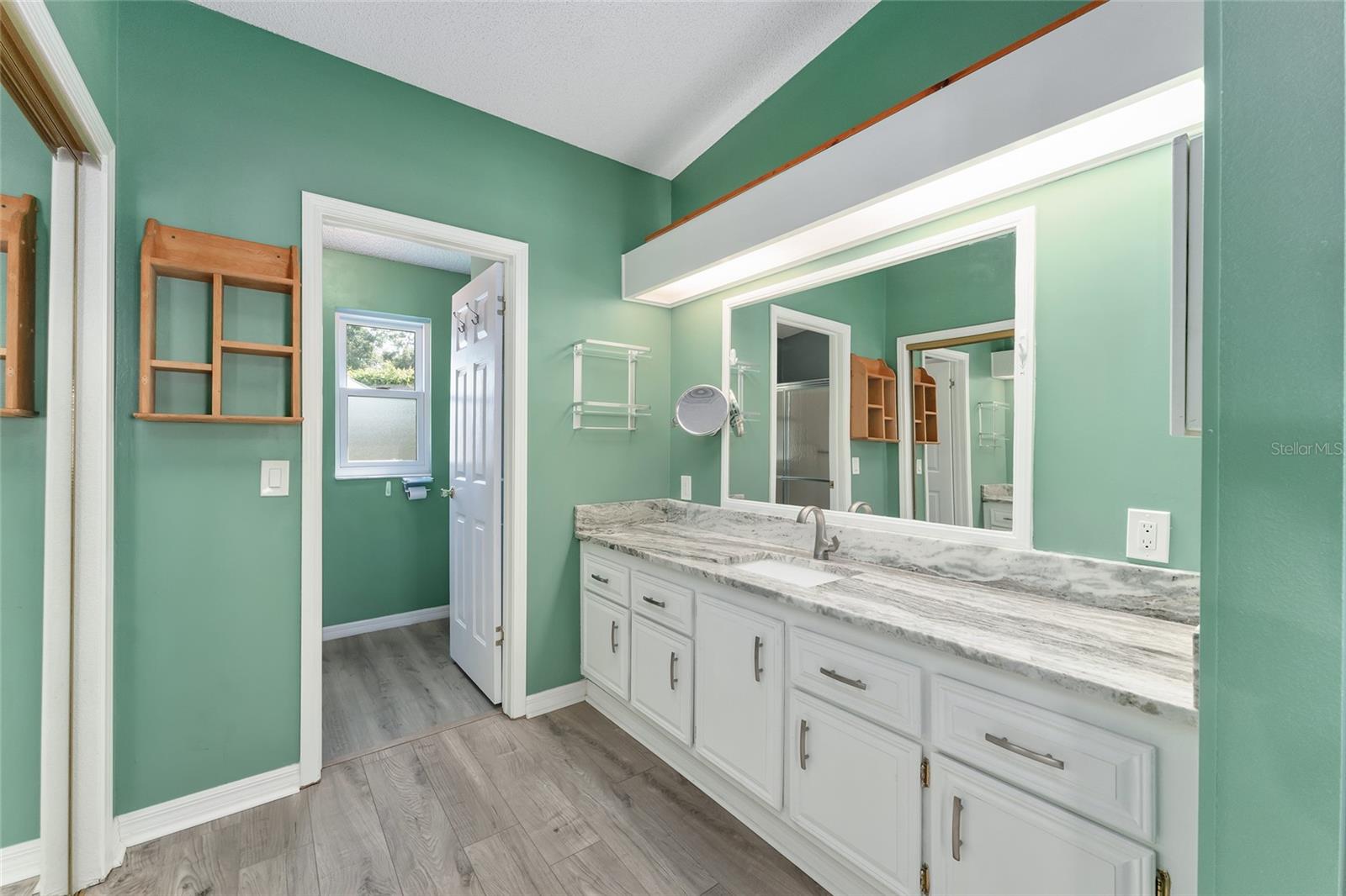 Image 21 of 27 For 1401 Schwartz Boulevard