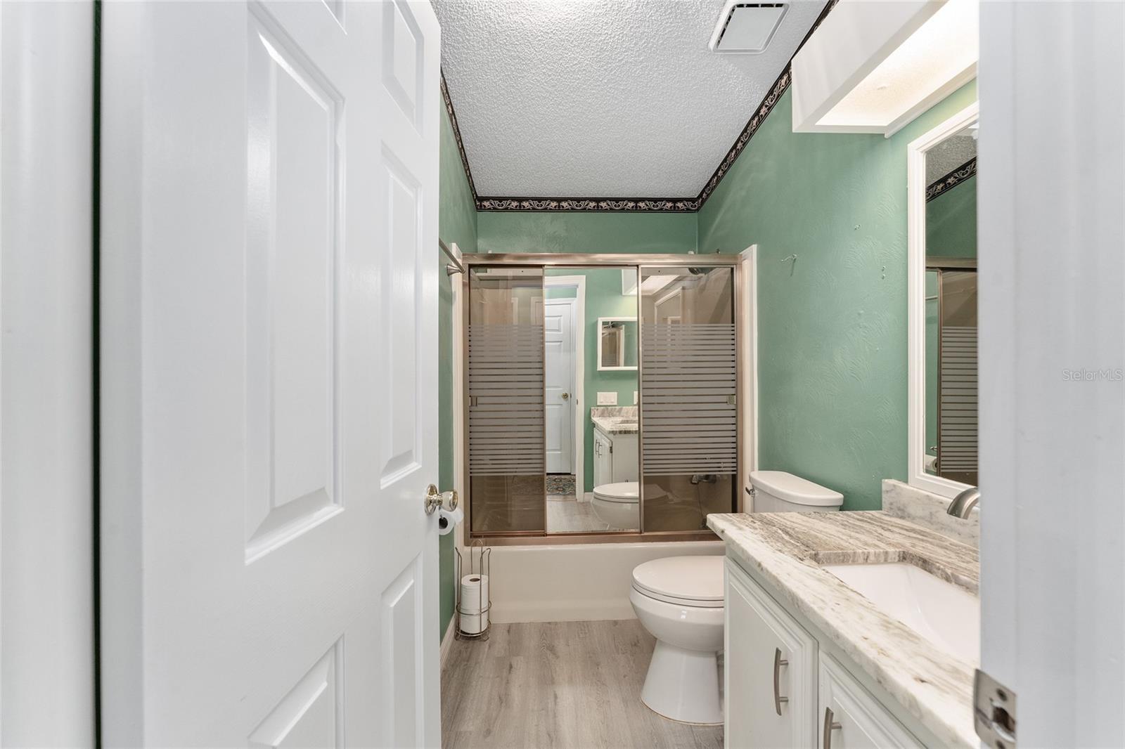 Image 25 of 27 For 1401 Schwartz Boulevard