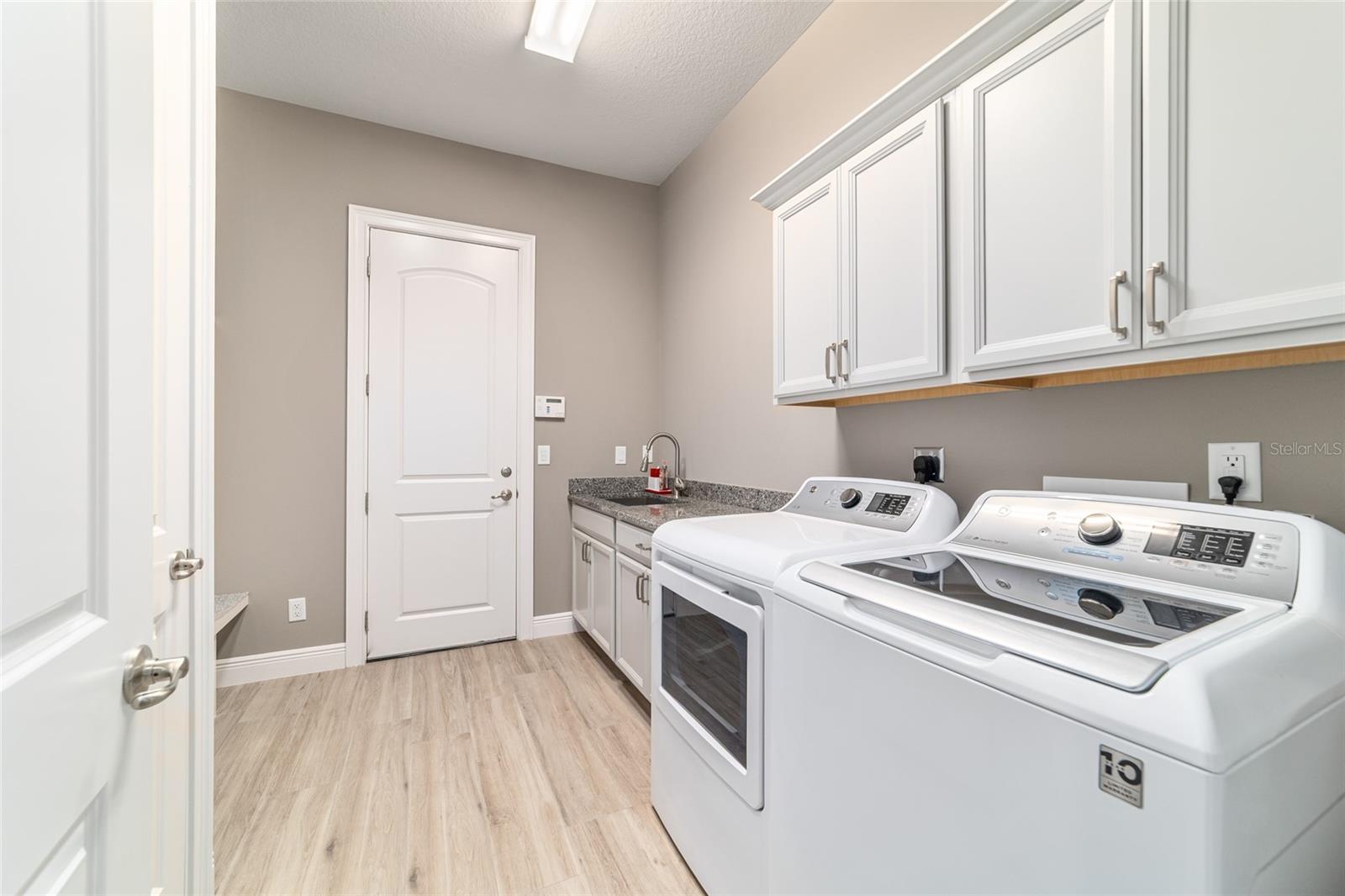 Image 54 of 70 For 1003 46th Street