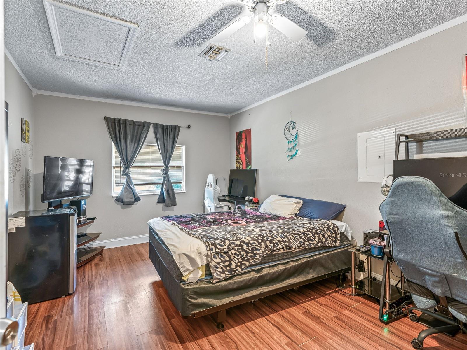 Image 16 of 25 For 911 Jacaranda Drive