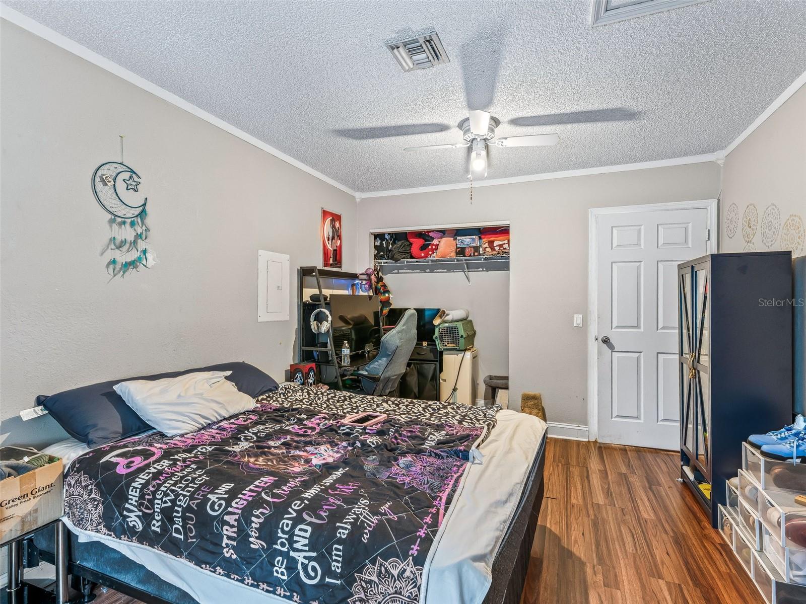 Image 17 of 25 For 911 Jacaranda Drive