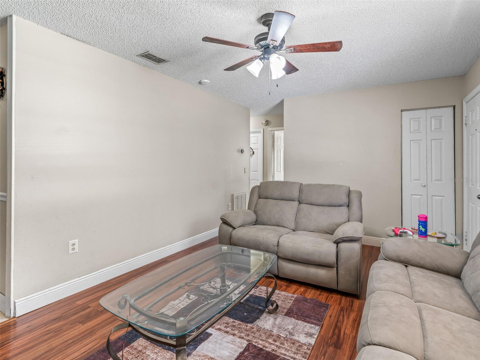 Image 5 of 25 For 911 Jacaranda Drive