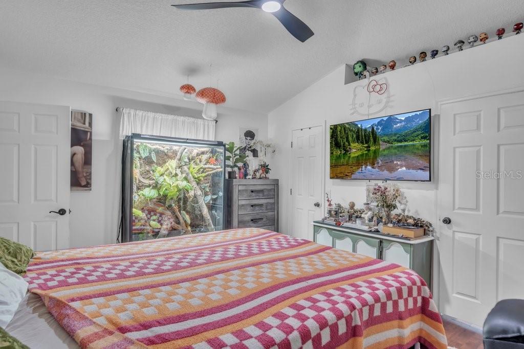 Image 13 of 27 For 3011 33rd Avenue