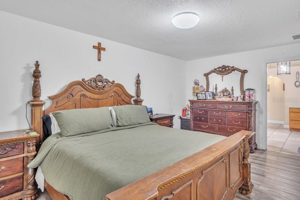 Image 15 of 27 For 3011 33rd Avenue