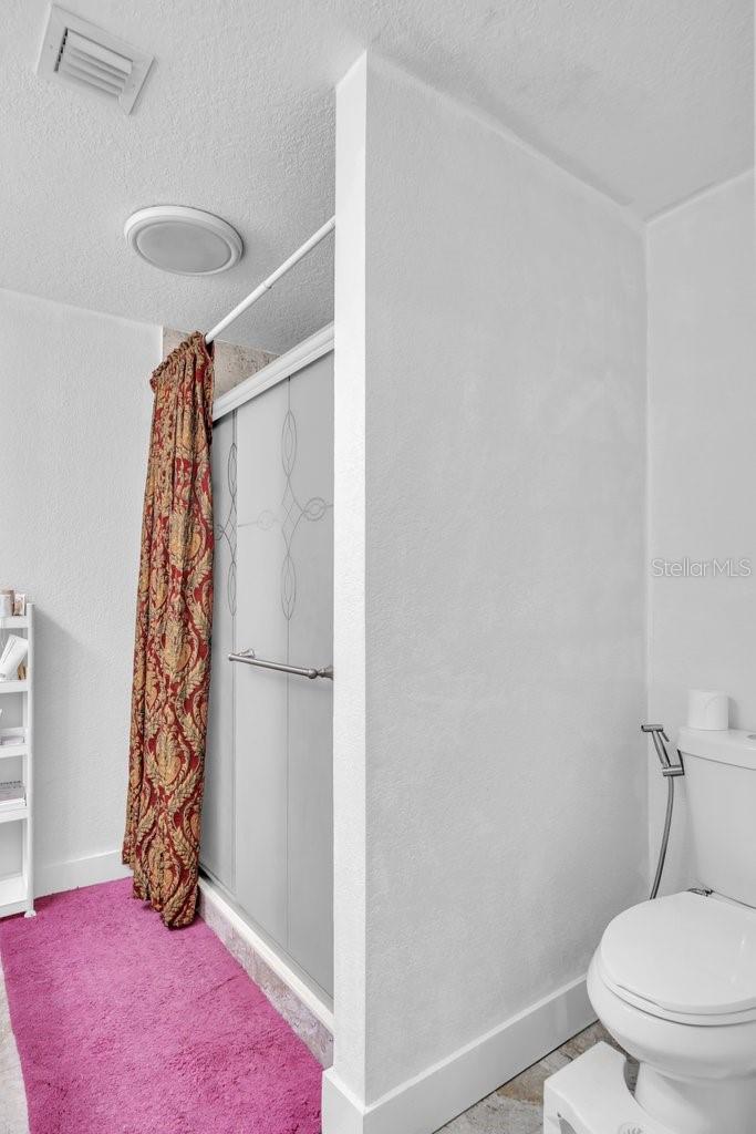 Image 18 of 27 For 3011 33rd Avenue